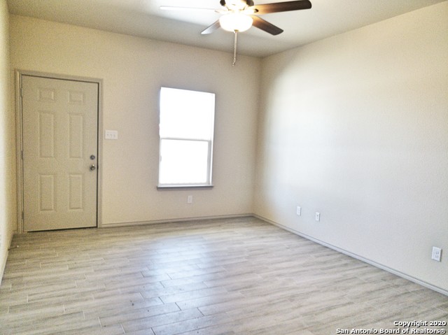 208 Crestview Ln Property Photo 8