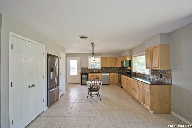 702 E Schubert Property Photo 3