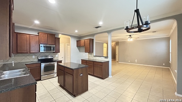 12155 Karnes Way Property Photo 8