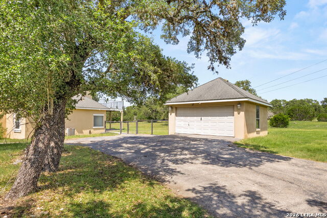 321 Lantana Rdg Property Photo 32