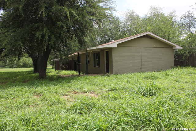 723 W Brazos St Property Photo 1