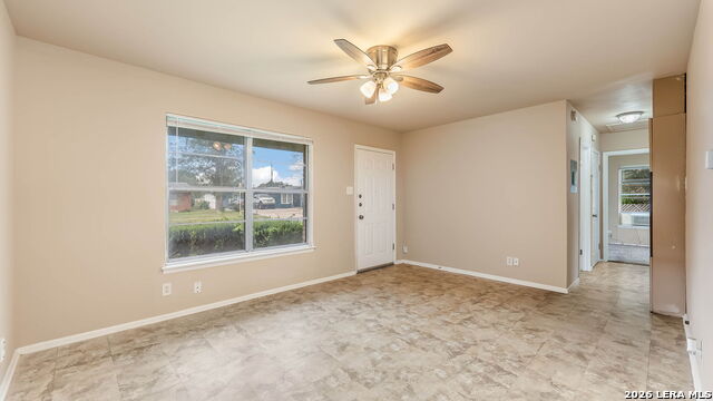 218 E Villaret Property Photo 5