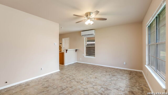 218 E Villaret Property Photo 7