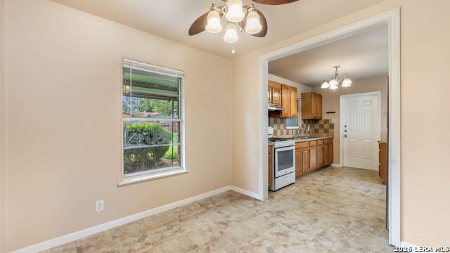 218 E Villaret Property Photo 9