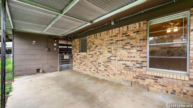 218 E Villaret Property Photo 13