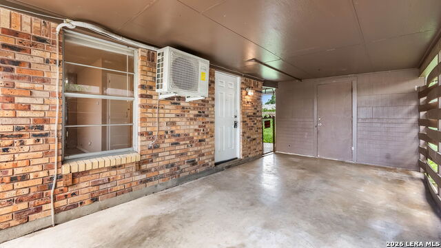 218 E Villaret Property Photo 14