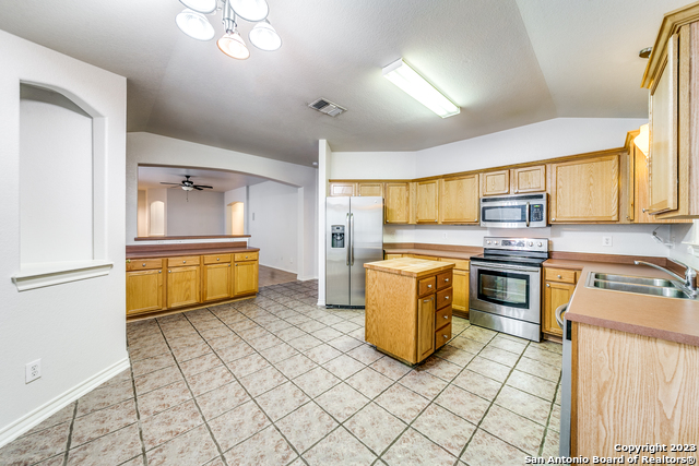 742 Sycamore Moon Property Photo 5