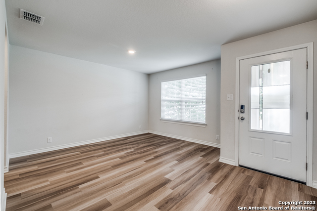 8927 Taylor Grv Property Photo 3