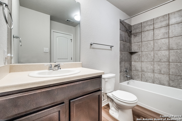 8927 Taylor Grv Property Photo 11