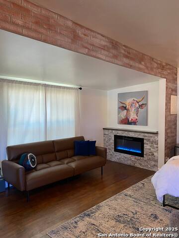 413 9th Property Photo 2