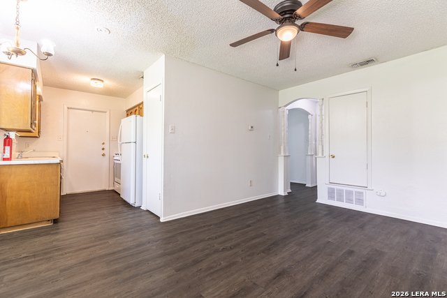 4910 Tennyson Dr Property Photo 9