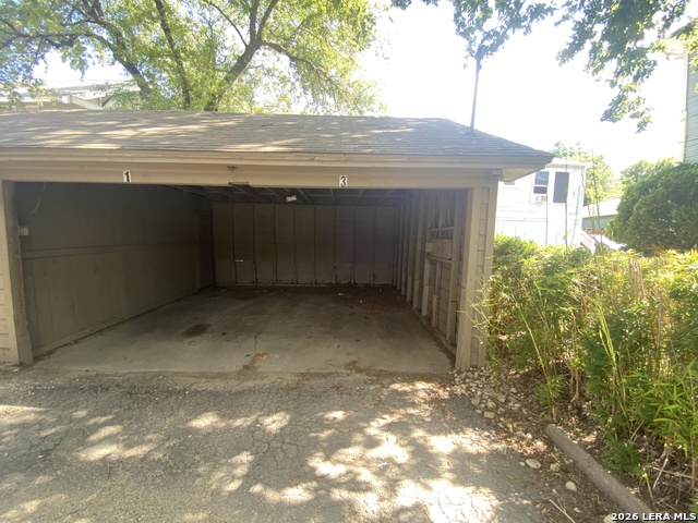 424 E Ashby Property Photo 13