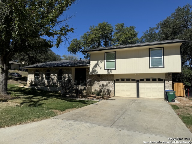 1703 Searcy Dr Property Photo 1