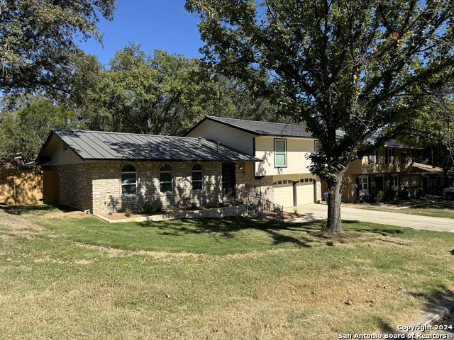 1703 Searcy Dr Property Photo 2
