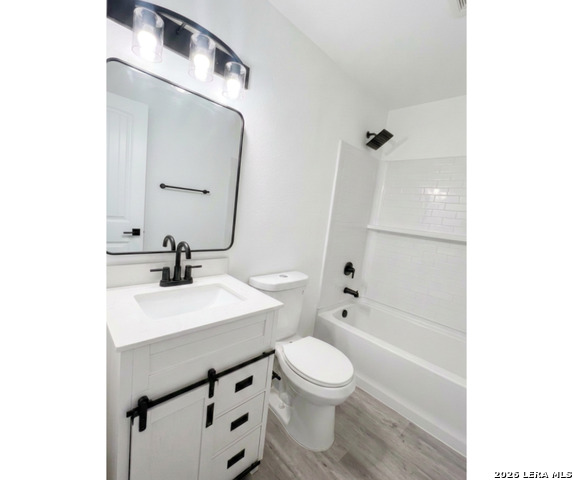 209 N Burke St Property Photo 4
