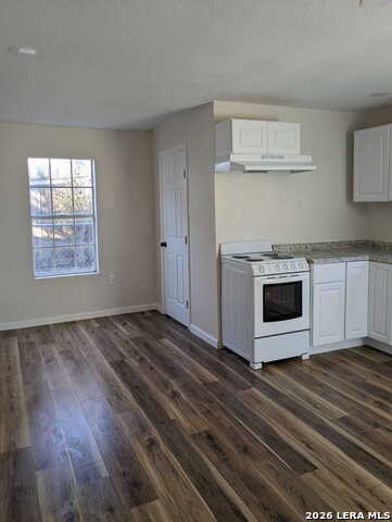 4602 Centralia Dr Property Photo 10
