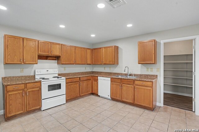 8031 Cherry Glade Property Photo 11
