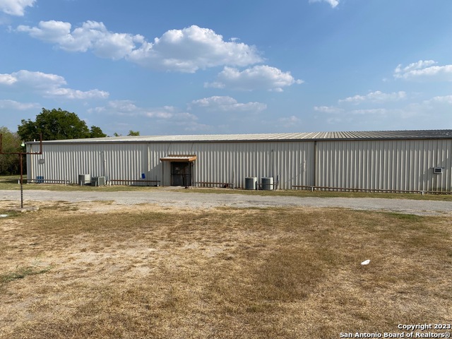 130 E Aransas Property Photo 1