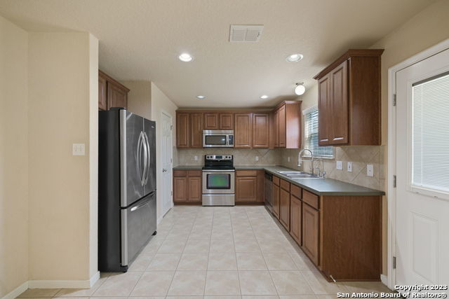 10318 Pinehurst Run Property Photo 10