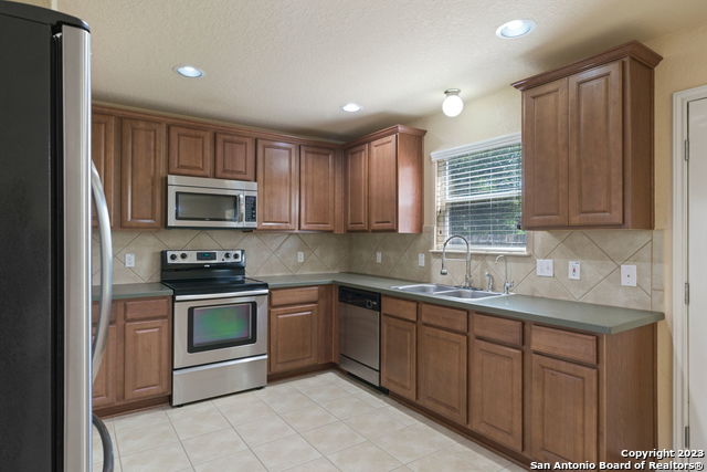 10318 Pinehurst Run Property Photo 11