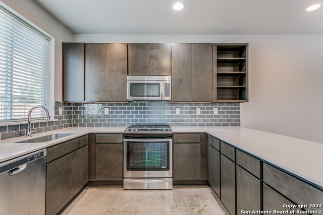 330 Clay Property Photo 9