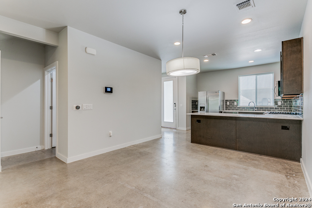 330 Clay Property Photo 13