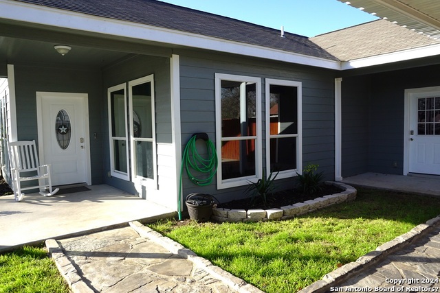 1415 Semlinger Rd Property Photo 3