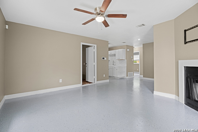 5728 Harefield Dr Property Photo 8