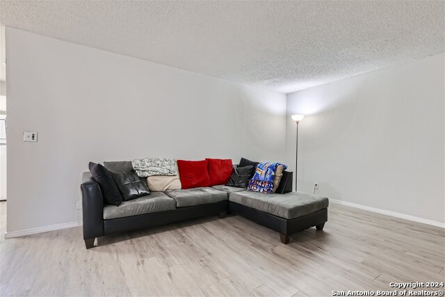 6829 Oldham Property Photo 1