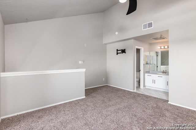 10527 Perrin Beitel Rd Property Photo 6