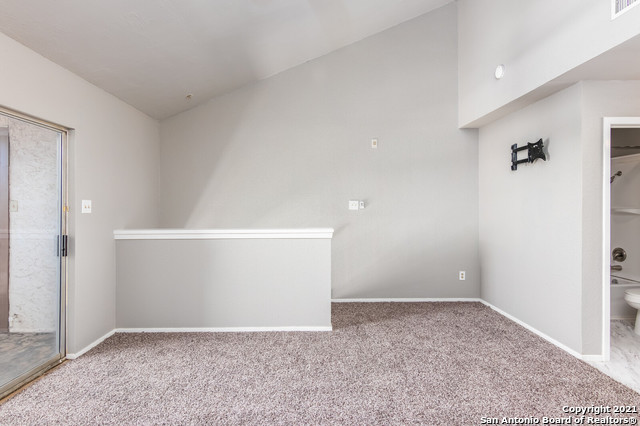 10527 Perrin Beitel Rd Property Photo 14