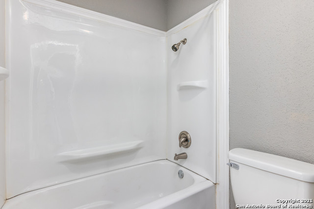 10527 Perrin Beitel Rd Property Photo 17