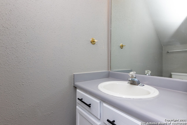 10527 Perrin Beitel Rd Property Photo 20