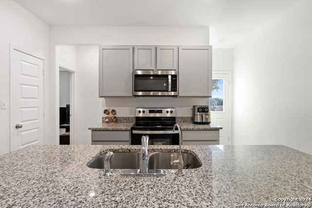 14666 Emerio Dr Property Photo 10