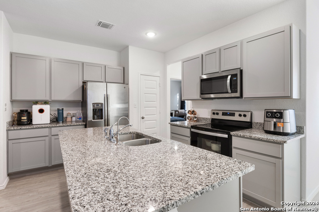 14666 Emerio Dr Property Photo 11