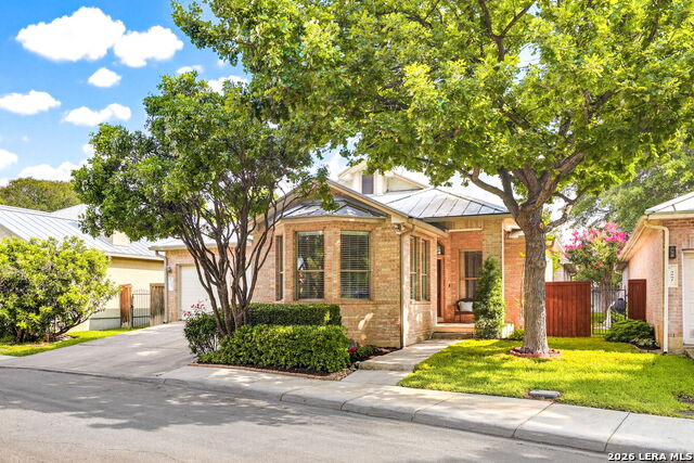25 Stoneleigh Way Property Photo 2