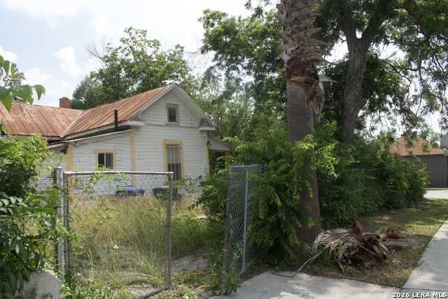 601 N Chupaderas Property Photo 1