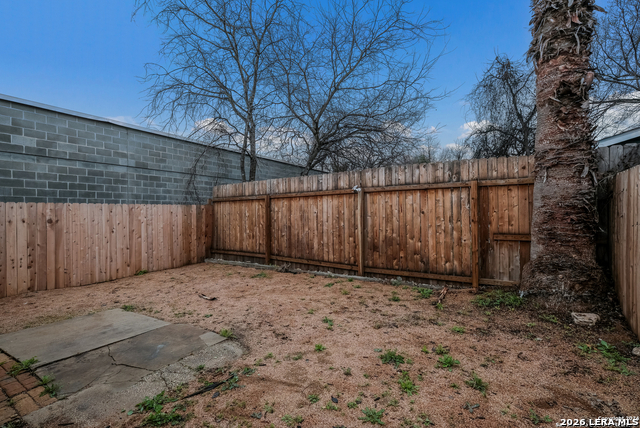 325 S Hackberry St Property Photo 21