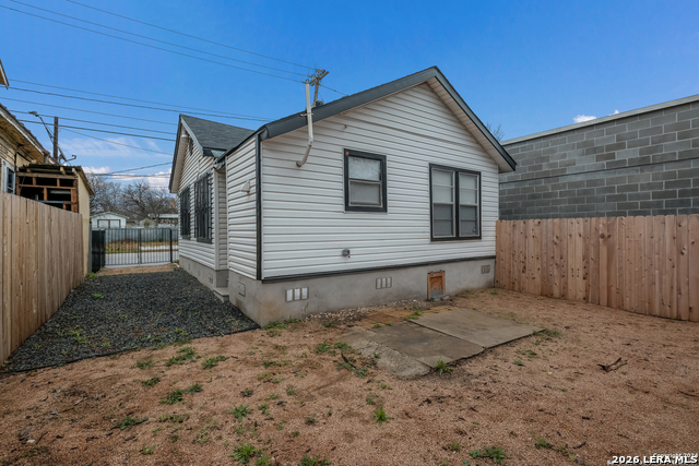 325 S Hackberry St Property Photo 22