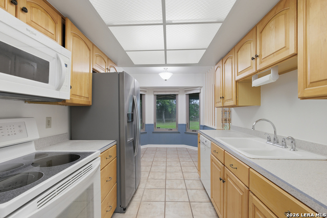5039 Round Table Dr Property Photo 10