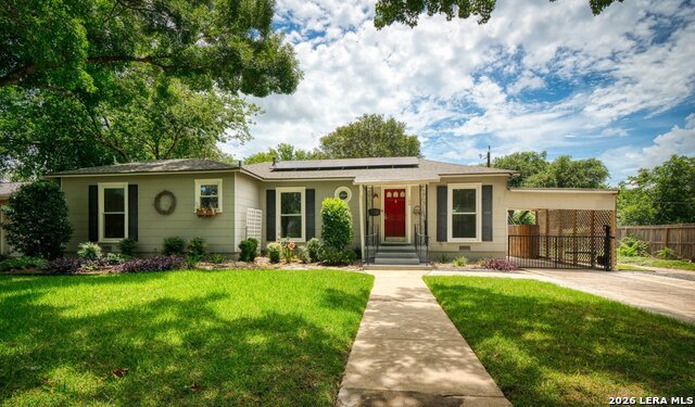 108 Chevy Chase Dr Property Photo 1