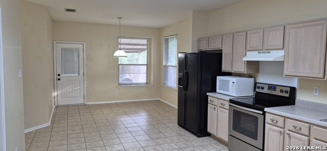 9035 Foxgrove Way Property Photo 5