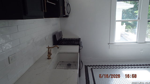 940 W Mulberry Property Photo 5