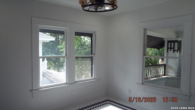 940 W Mulberry Property Photo 6
