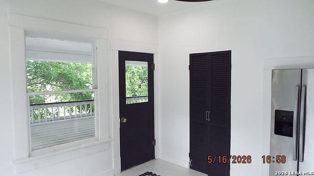 940 W Mulberry Property Photo 7