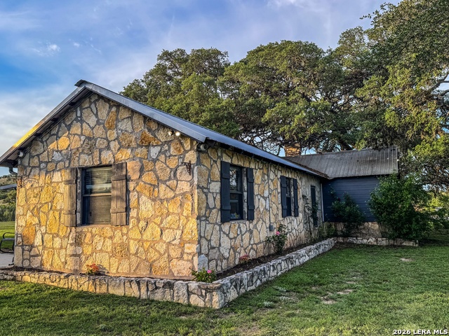 3513 N Us Highway 281 Property Photo 4