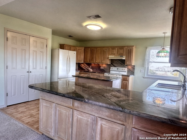 1208 Cypress Creek Rd Property Photo 7