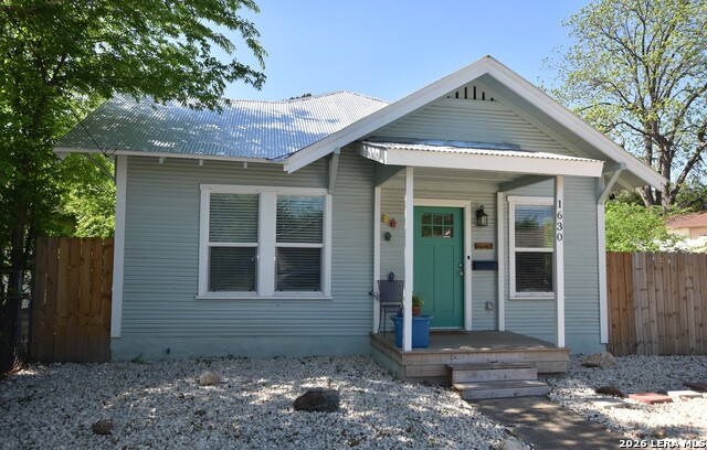 1630 W Craig Property Photo 1