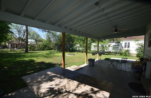 1630 W Craig Property Photo 13