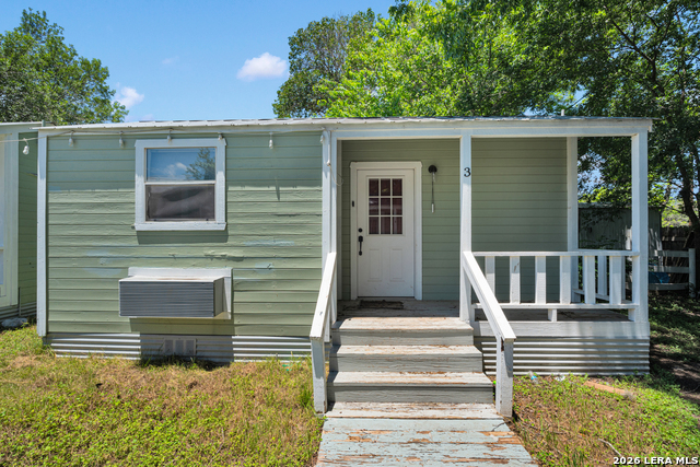 686 State Highway 173 Property Photo 17